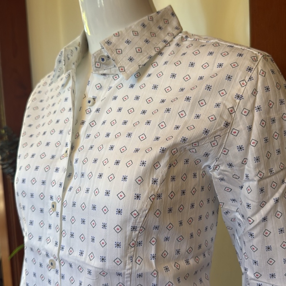 NWT northern reflections size small White red blue Patterned Shirt